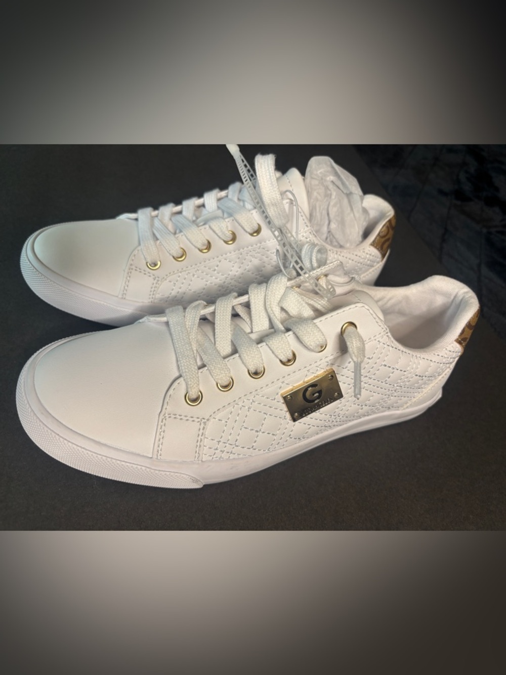 Guess White Quilted Low-Top Sneakers with Gold Plate size 7.5 M
